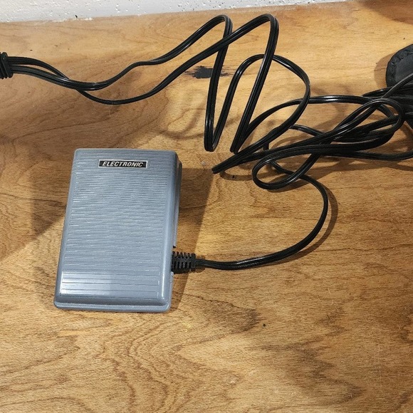 Brother Project Runway Limited Edition Sewing machine - Picture 4 of 6